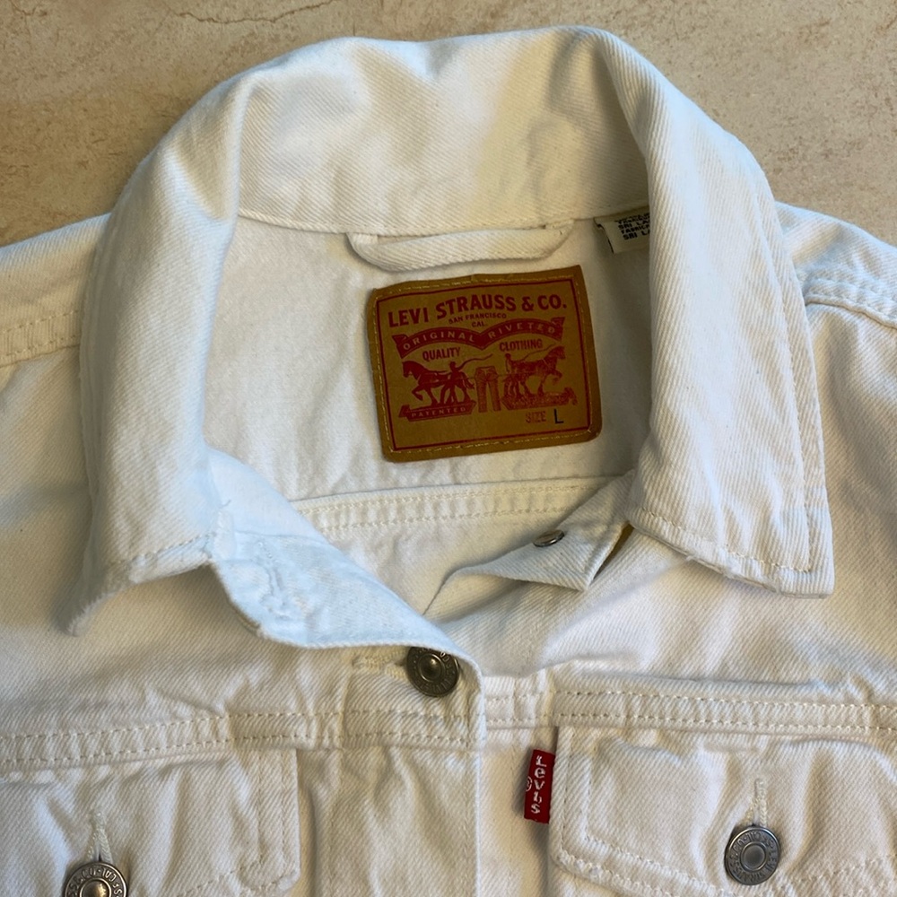 Levi's White Trucker Jean Jacket - Picture 7 of 16